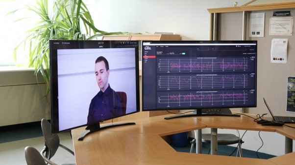 ELTE demonstrates quantum-encrypted communications image in office mid demonstrating